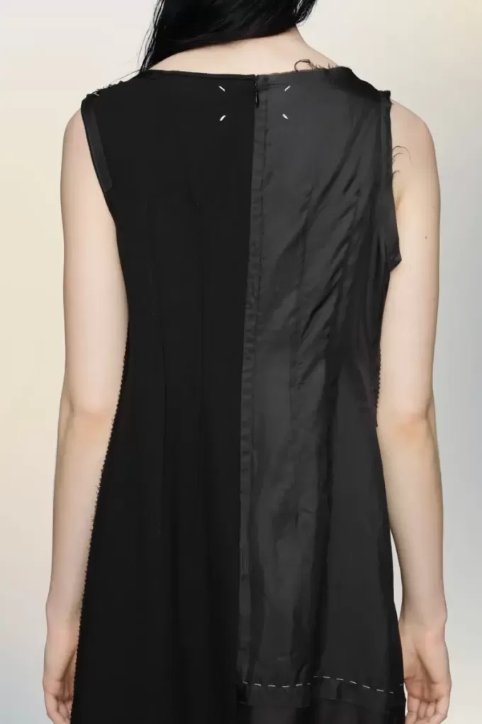 Anonymity of the Lining Dress