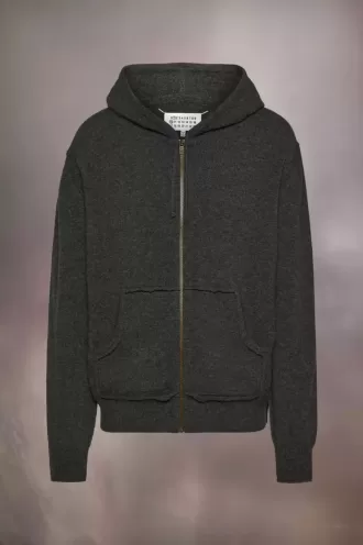 D茅cortiqu茅 cashmere knit hoodie