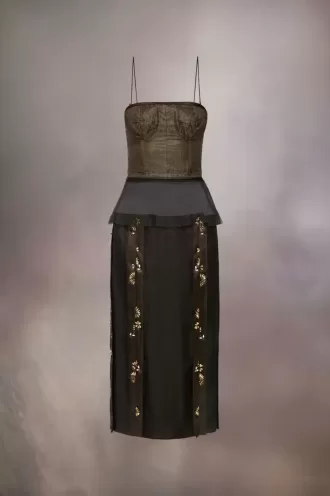 D茅cortiqu茅 silk dress