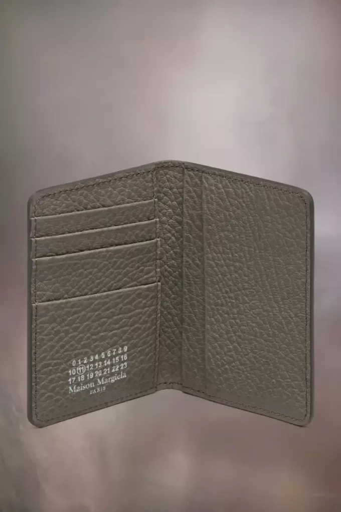 Four stitches cardholder