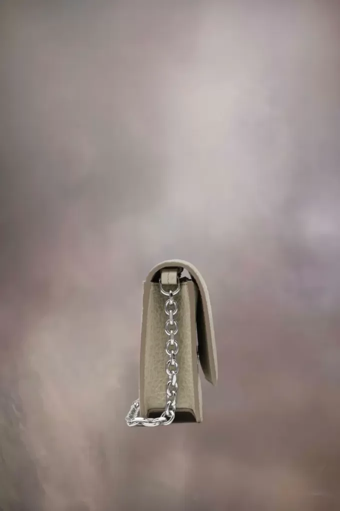 Four stitches chain wallet