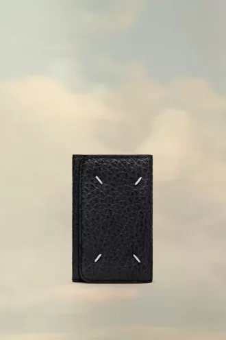 Four stitches key holder