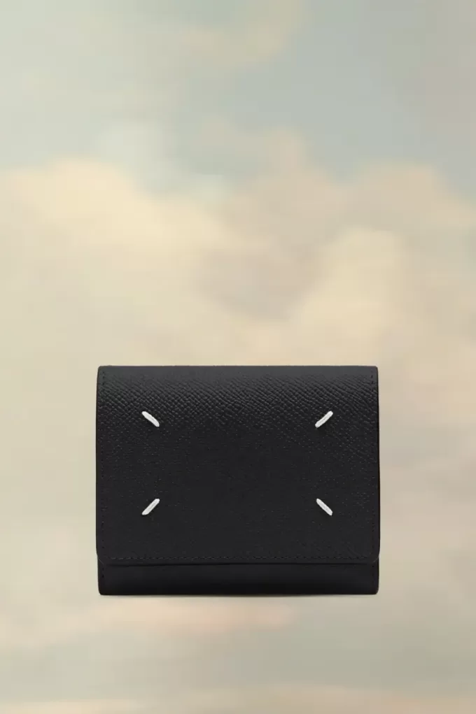 Four stitches wallet