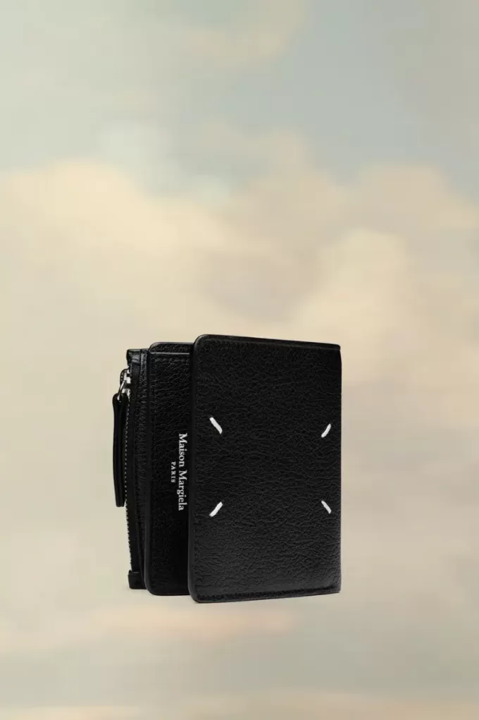 Four stitches wallet