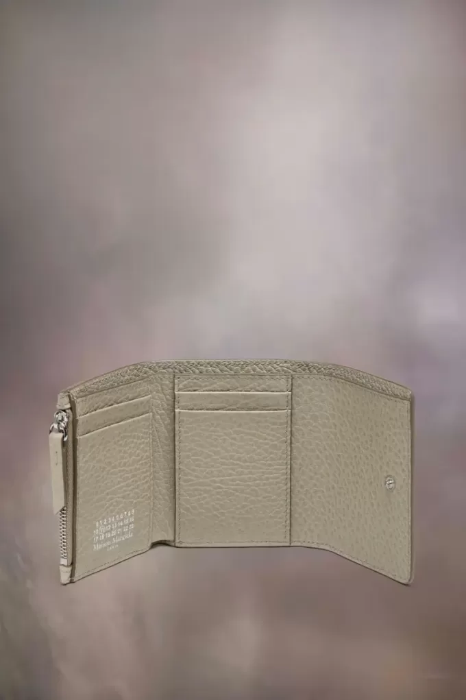 Four stitches wallet