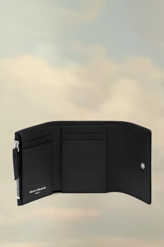 Four stitches wallet