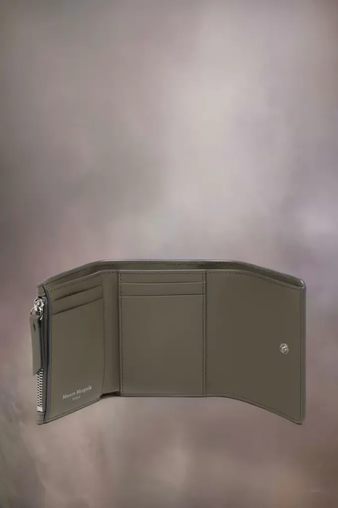 Four stitches wallet