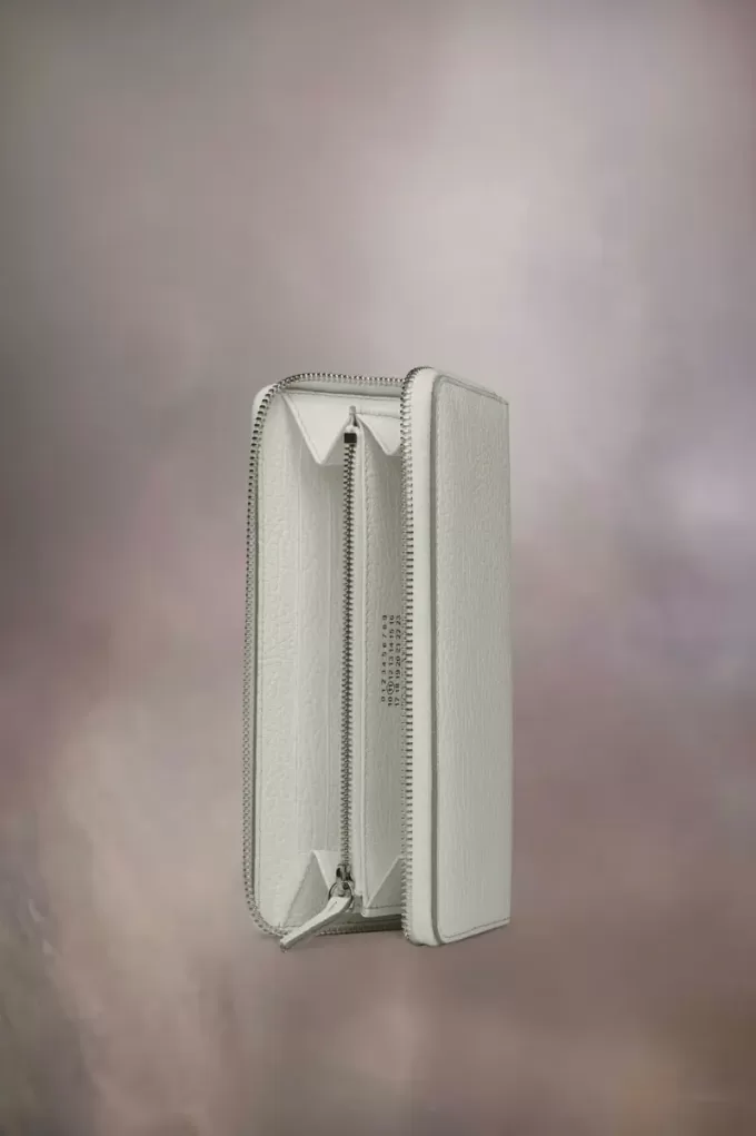 Four stitches zip-around wallet