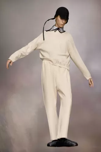 handwritten logo sweatshirt 2 1 330x496 - Handwritten logo sweatshirt