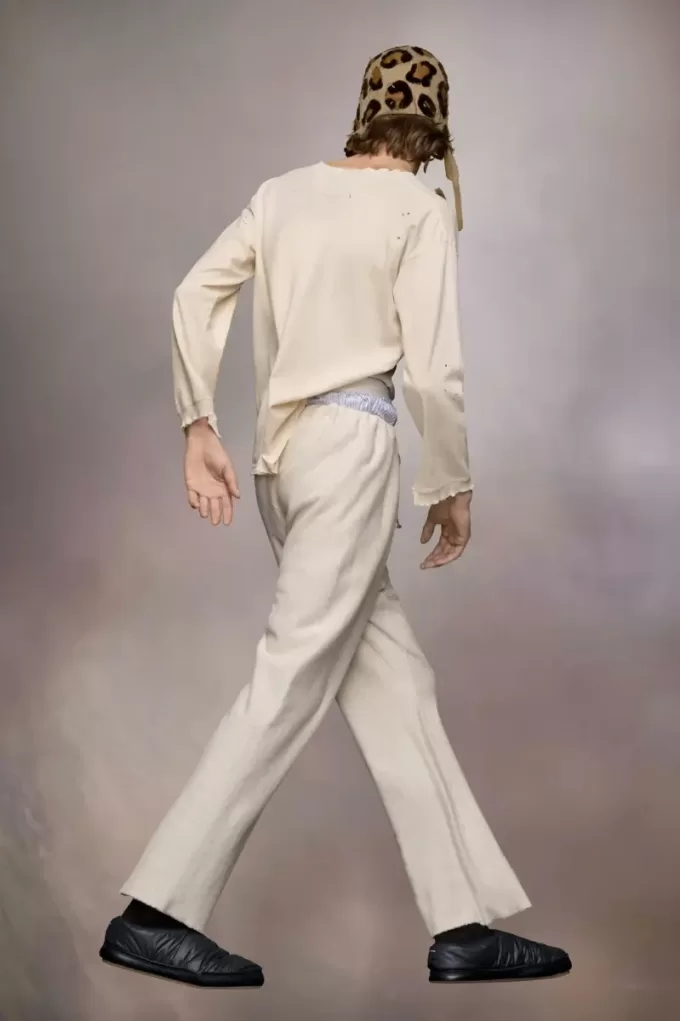 Handwritten logo top