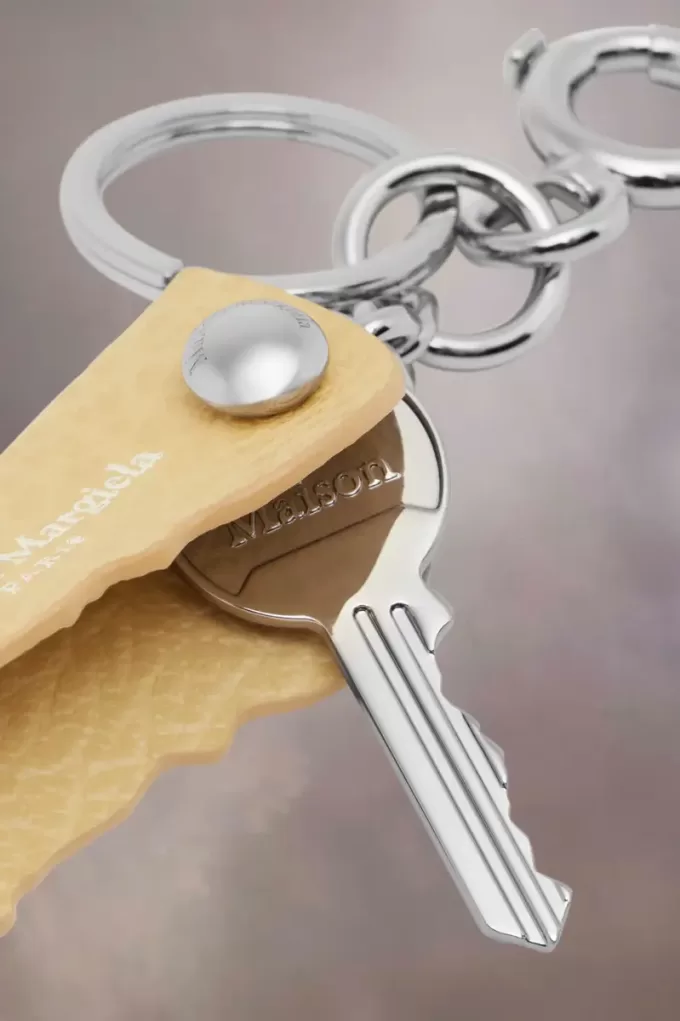 Logo leather keyring