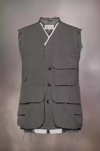 Sleeveless wool jacket