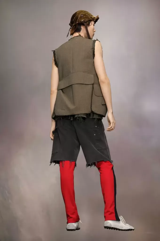 Sleeveless wool jacket