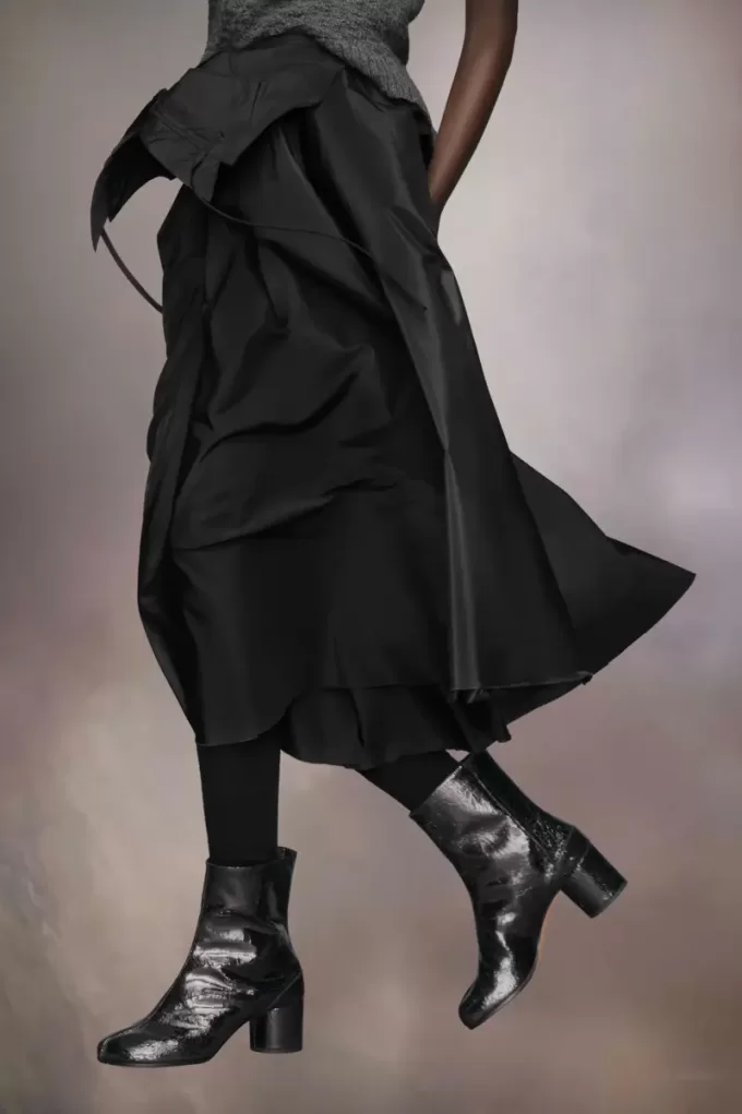 Tabi broken mirror boots