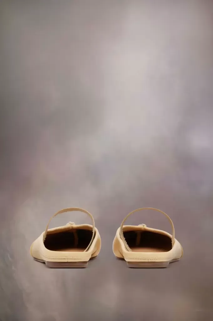 Tabi elastic band mule