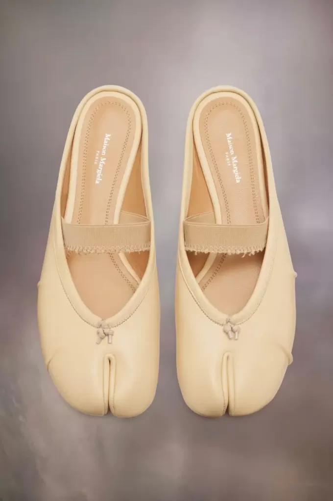 Tabi elastic band mule